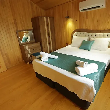 Leontopolis Aparthotel 3*
