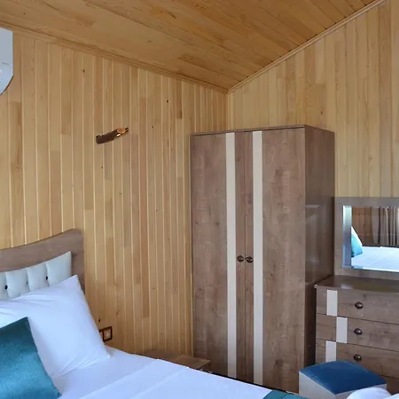 Leontopolis Aparthotel 3*