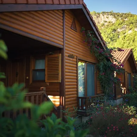 Leontopolis アパートホテル