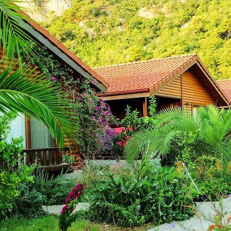 Leontopolis アパートホテル 3*